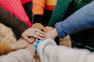 How to break down the barriers in a company and stamp out departmental (and geographic) silos? image