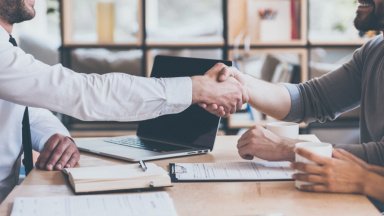 How to Close Deals Without Coming Off as Salesy
