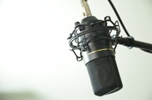 How to Create and Upload a Podcast Best Practice on Eloquens image
